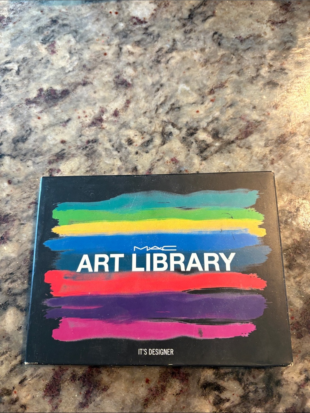 MAC Art Library IT’s Designer Eyeshadow Palette - Multicolor